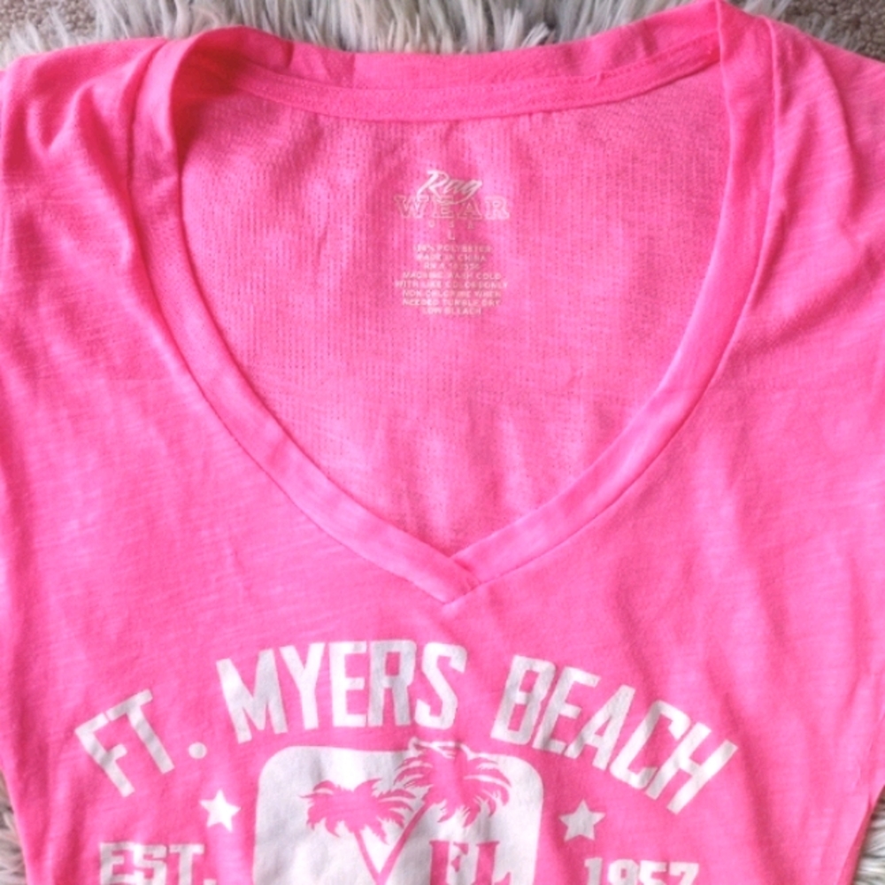 Pink V neck top - Picture 3 of 4
